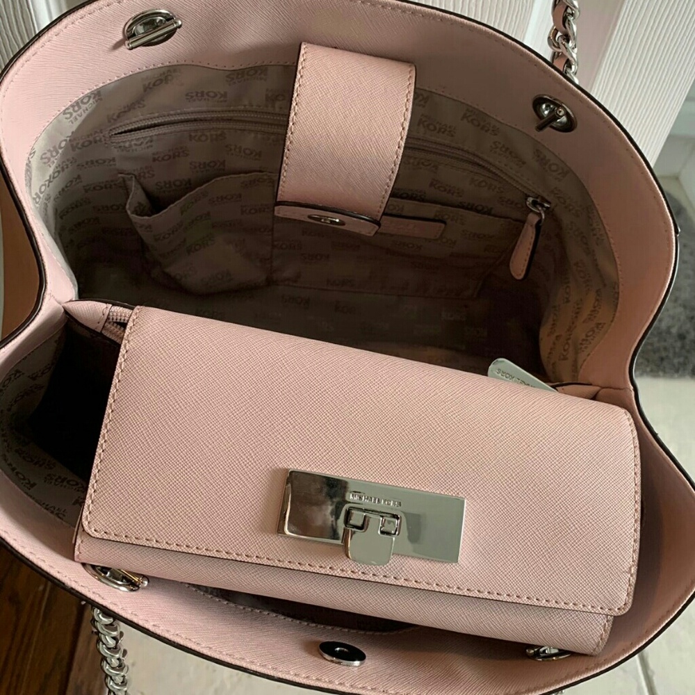 MK Bag & Wallet - Picture 5 of 5